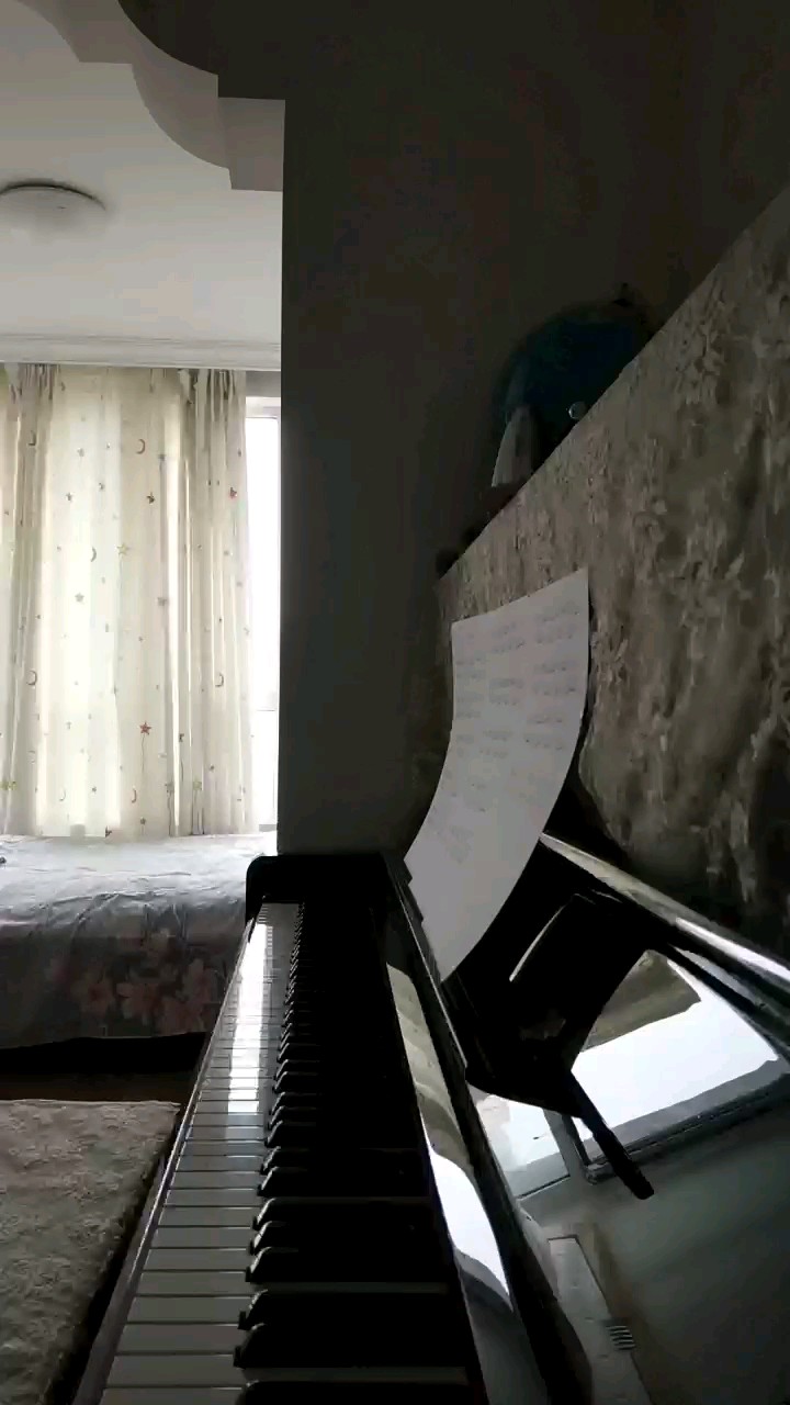 这个是吱吱吱小吱的seasons，请大家多多收藏这首曲子，特别特别的好听。