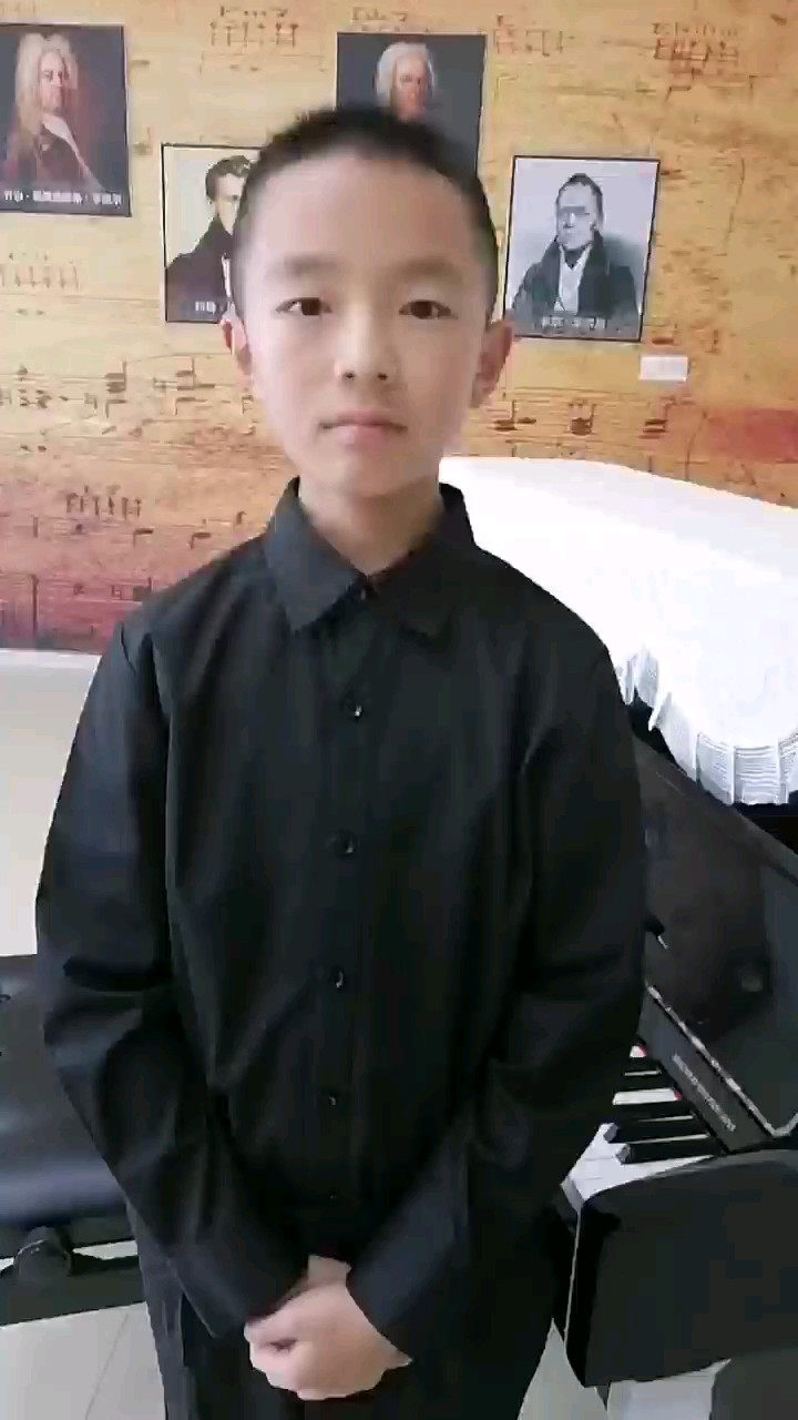 《彩云追月》