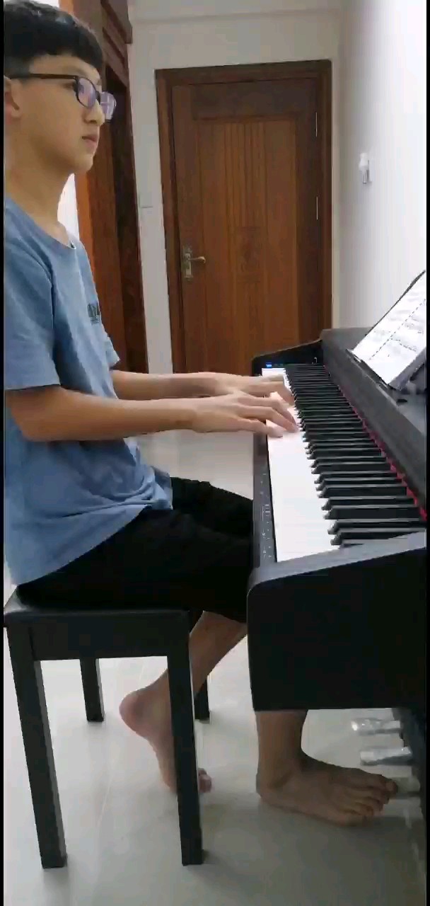 克罗地亚狂想曲，希望早日就为马克西姆那样的人。