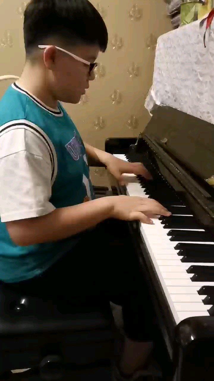 我最爱的一首曲子，就随便练了练，可能还有点错音，希望大家谅解