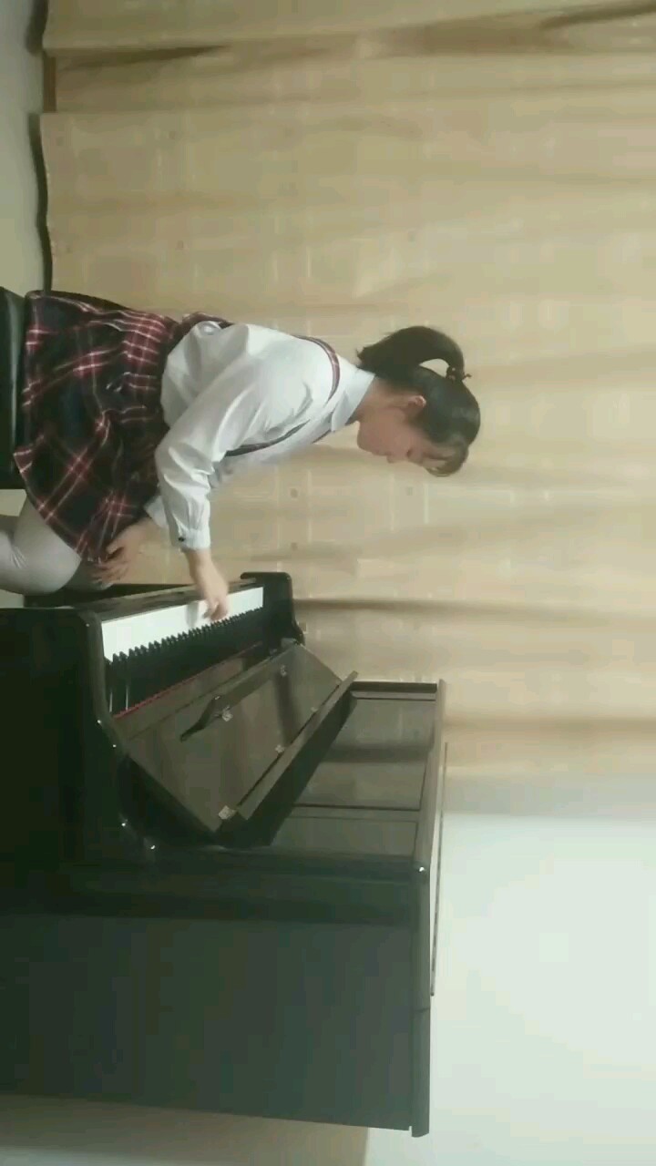 F大调小奏鸣曲第一乐章