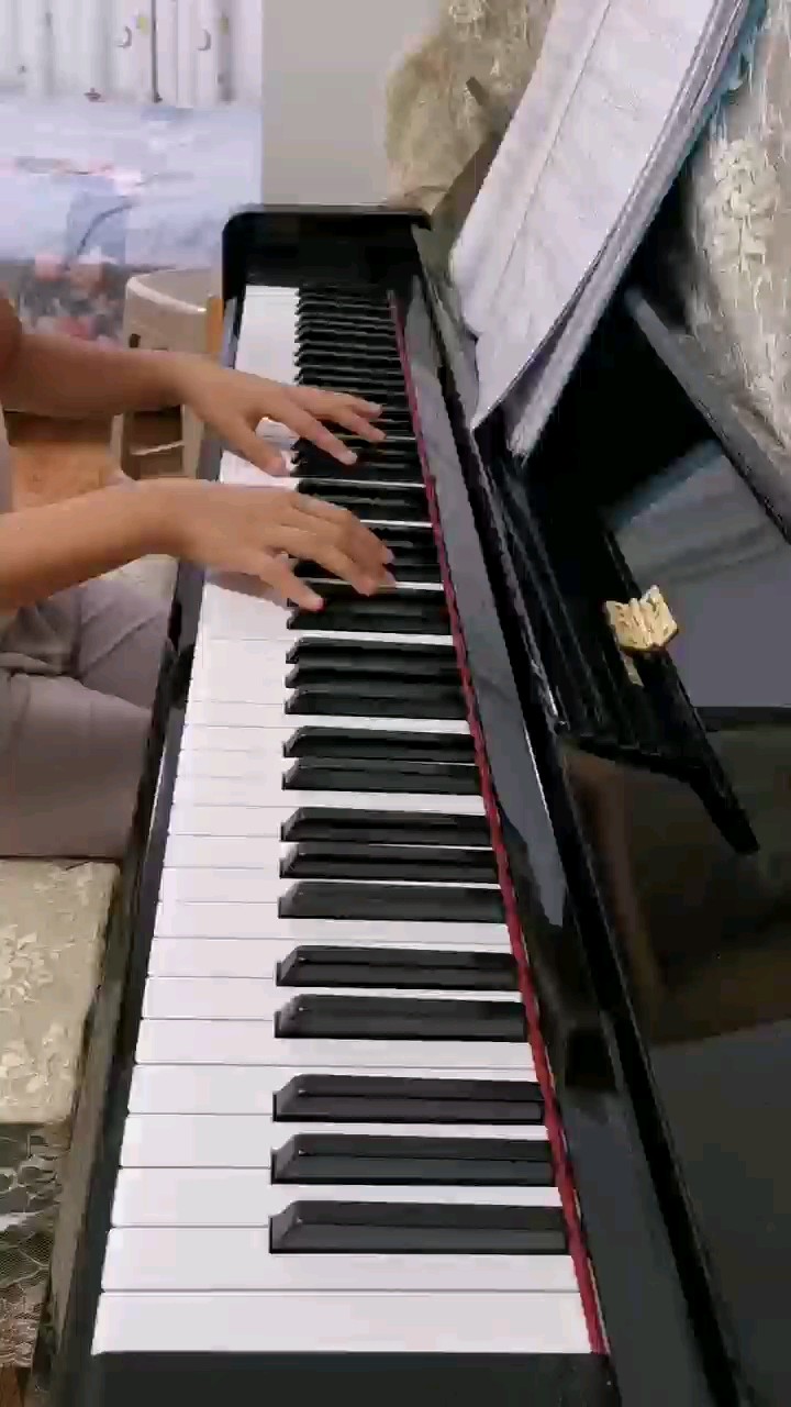 我正在努力的练习这首曲子，特别好听😄