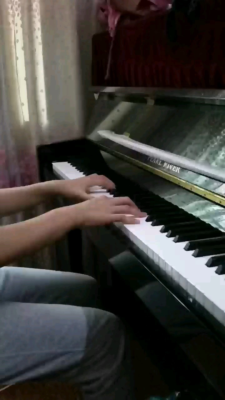 很好听的曲子，我弹的不是很好´•ﻌ•`