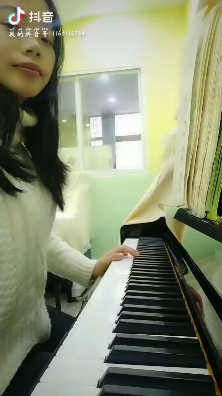 不是梦中的婚礼，是瑶族长鼓舞。