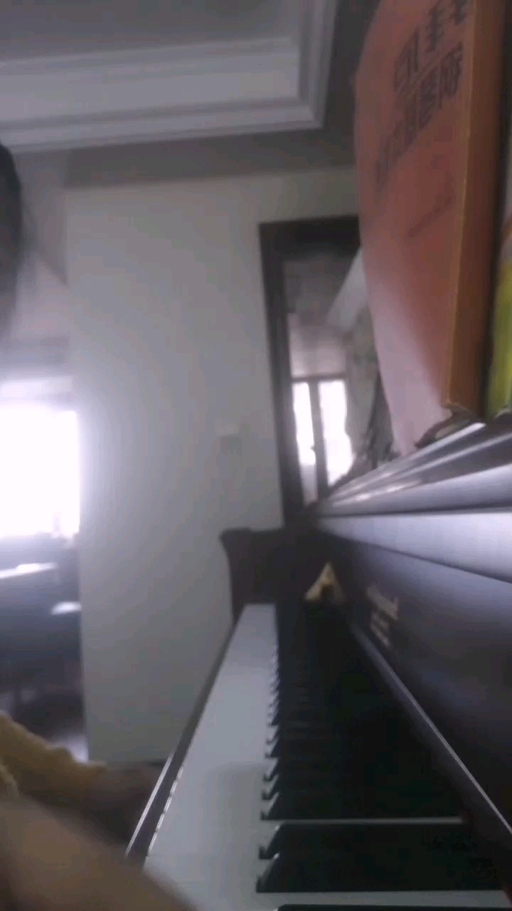 有《适配儿歌乐曲集1》的朋友们在第52页就能找到这首歌曲哟，其实也不难(*๓´╰╯`๓)♡。
