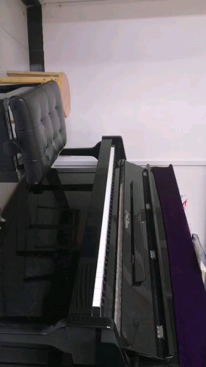 音质炸裂   几个月之前录的    缺点太多了