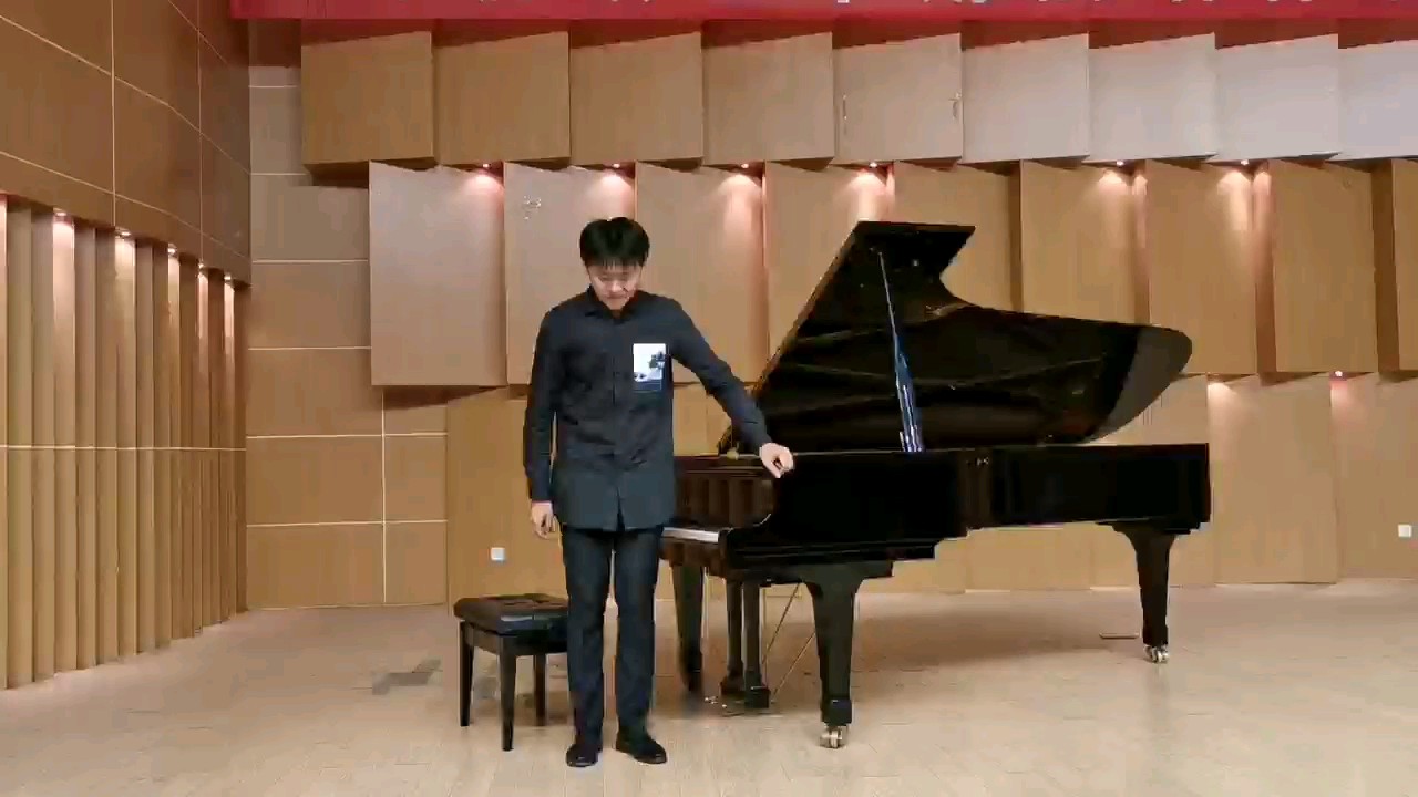 由作曲家权吉浩先生作曲,彰显朝鲜族民族音乐舞蹈特色的一首乐曲,充满