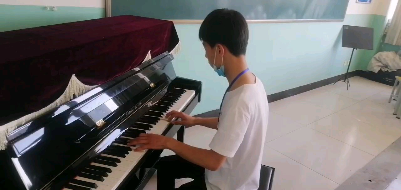 用心感受钢琴的魅力