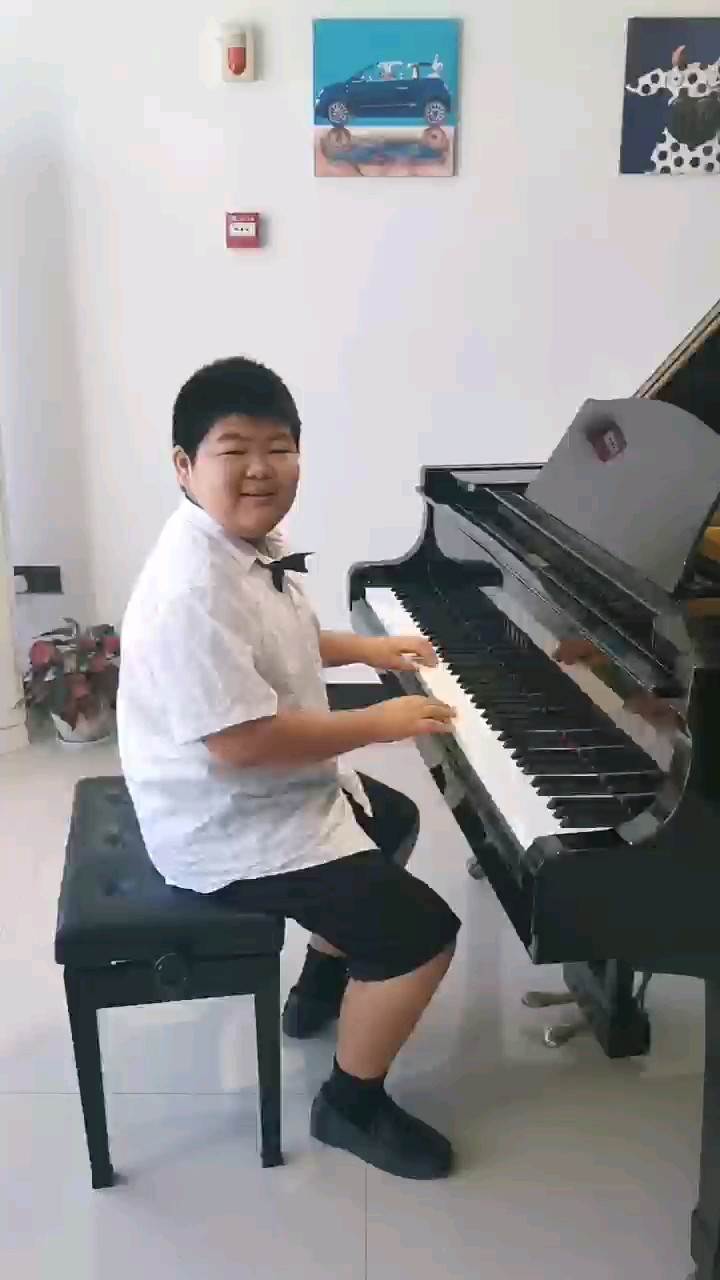 一人一票叶一小朋友就出道qvq谢谢大家(*°∀°)=3
