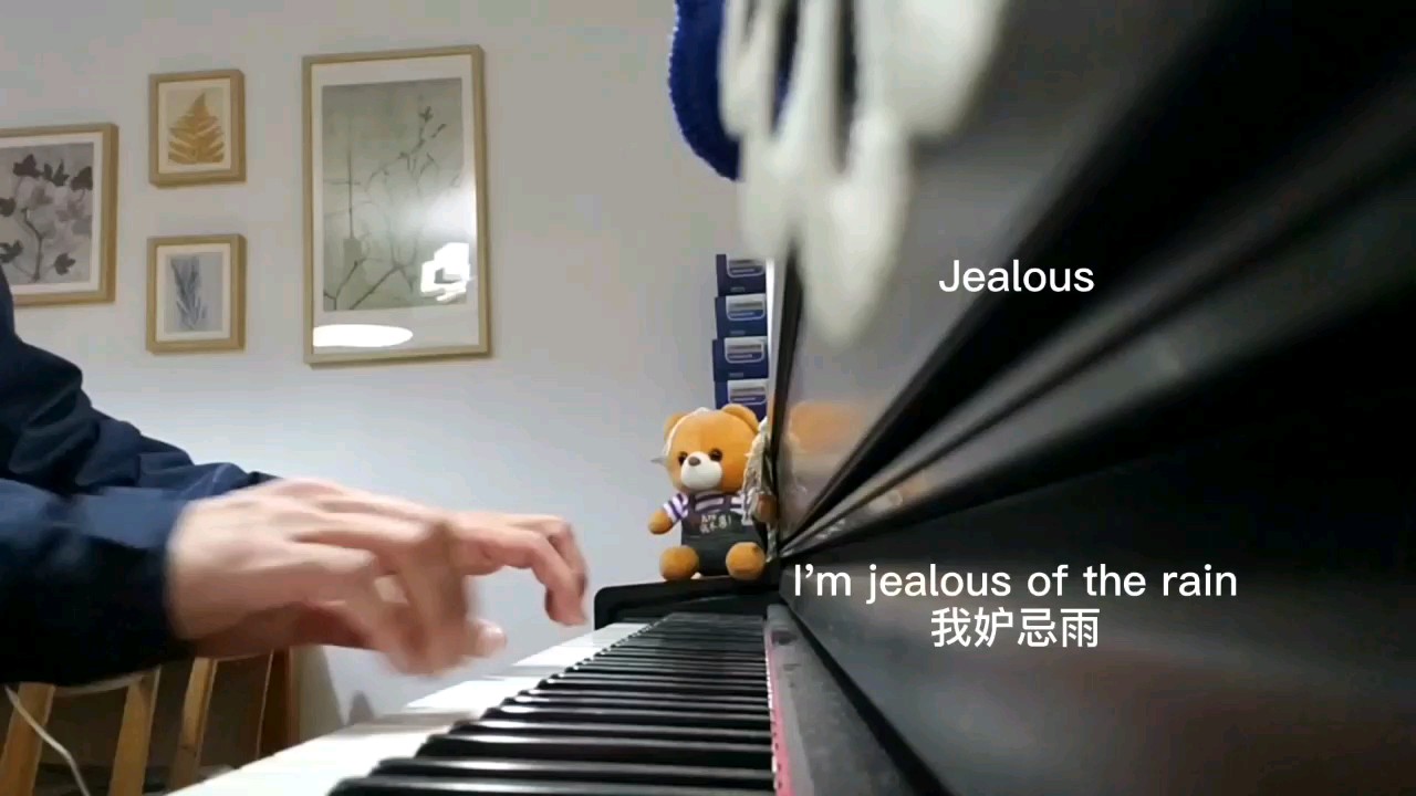 Jealous-Labrinth演唱歌曲
聽著前奏蠻好聽，試著用音程差不多彈。
Eb F Eb  Ab Bb Ab Db  x2 , C Db  C Bb Ab Ab ,F Gb F Eb Db Db