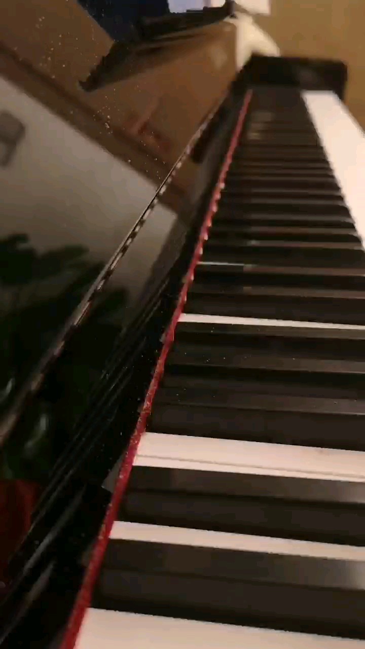 好久前最喜欢的一部琴曲，当初用来纪念毕业，现在却回忆往事......