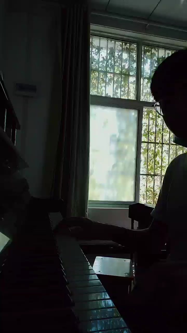 大家好呀，从以后开始，我会带给大家需多好听的儿歌曲钢琴，希望大家喜欢，！