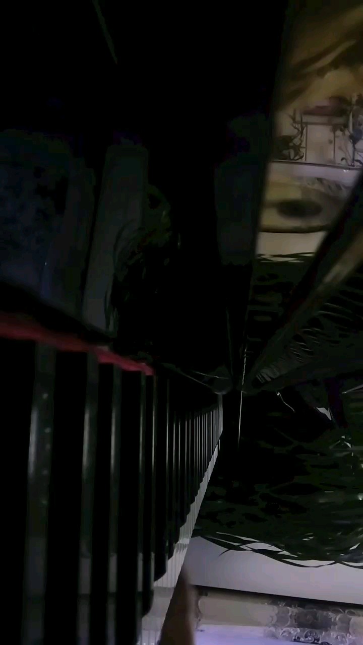 当音乐响起时，你会被她的气质瞬间击中