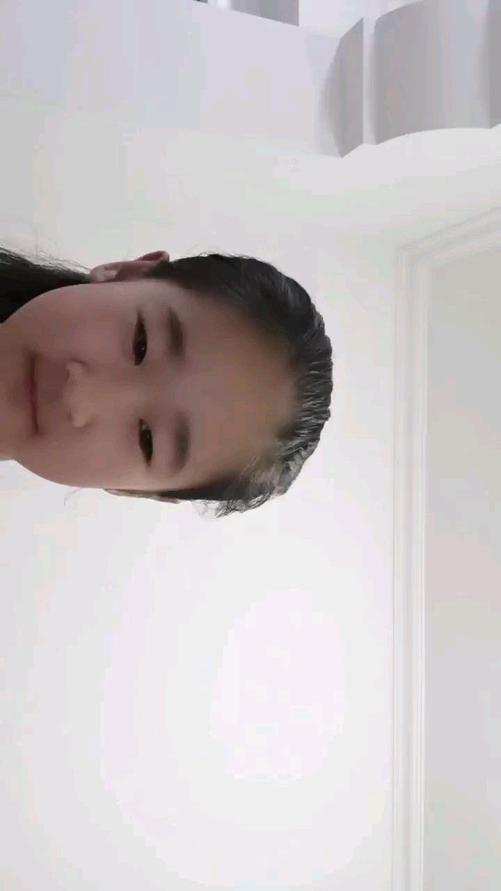 我也弹了一个片段，虽然根原不一样，但是你说这一段好听吗？
