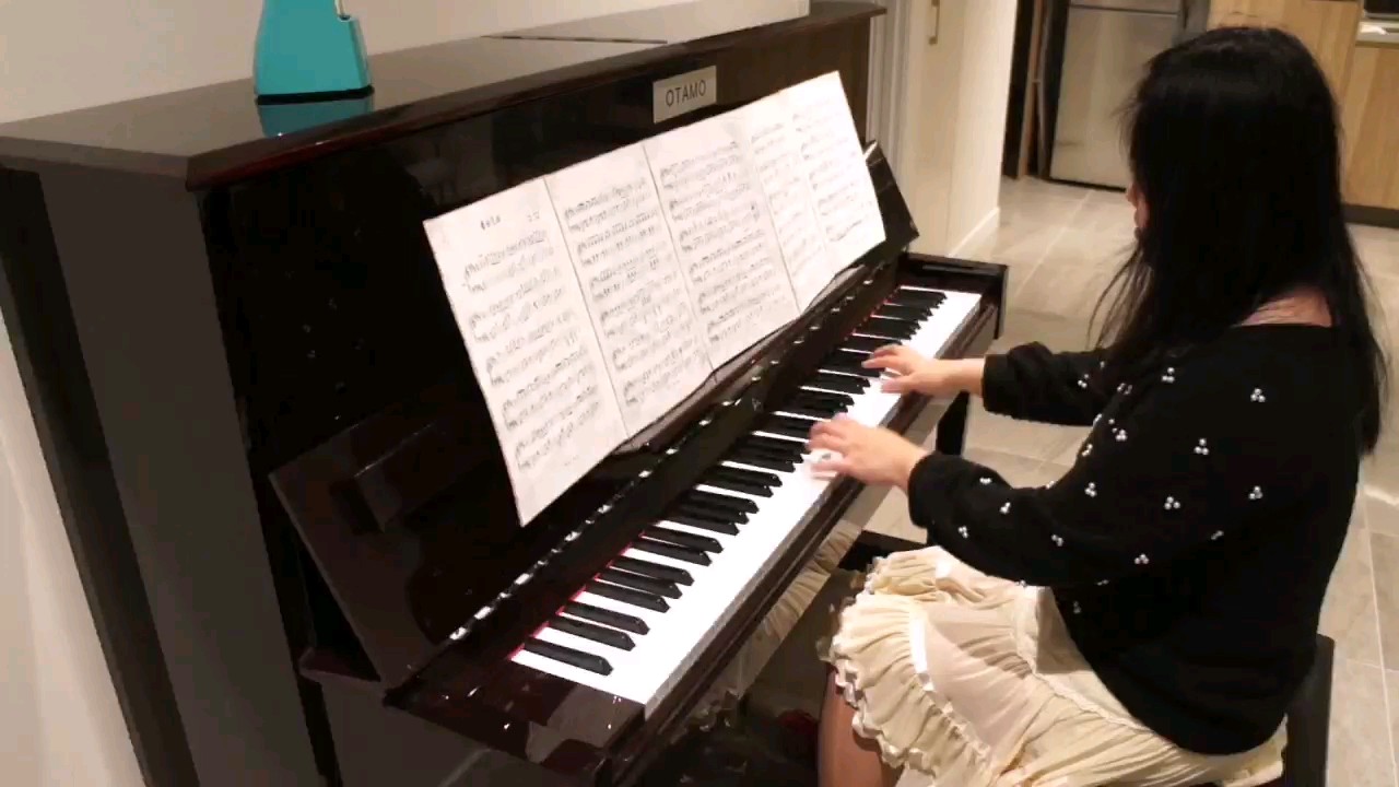 钢琴演奏周杰伦告白气球演奏视频