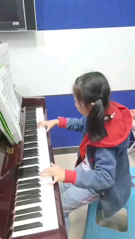 我和我的祖國，手還是小了些，八度音容易錯音