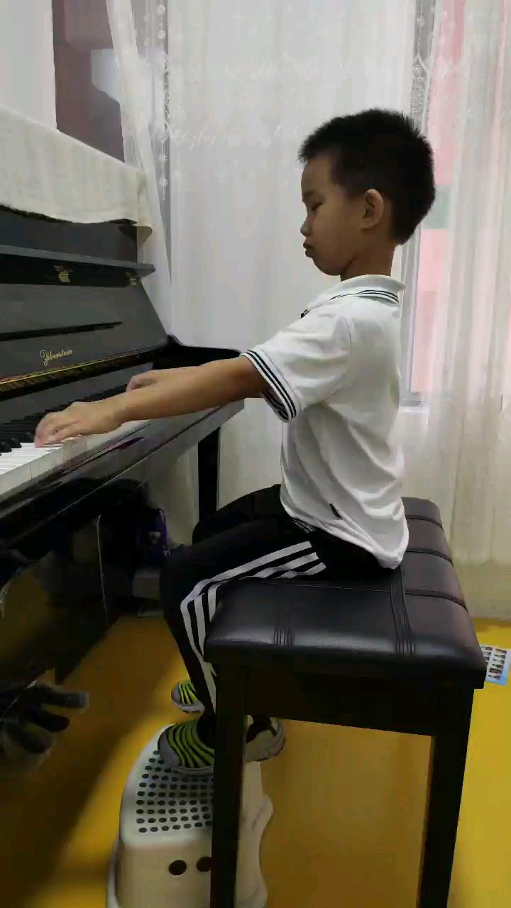 在山妖的洞窟中