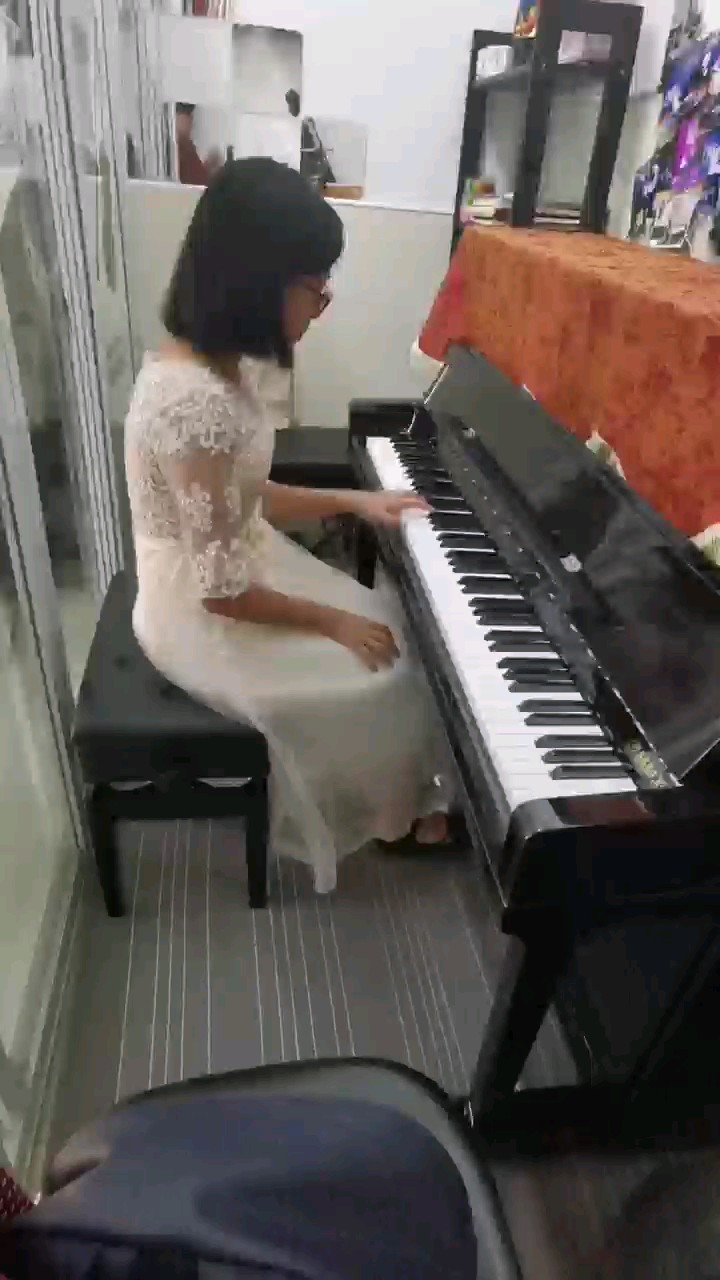 夏日午后，让我们畅游在久石让的音河中一起听蝉鸣，一起看星河。