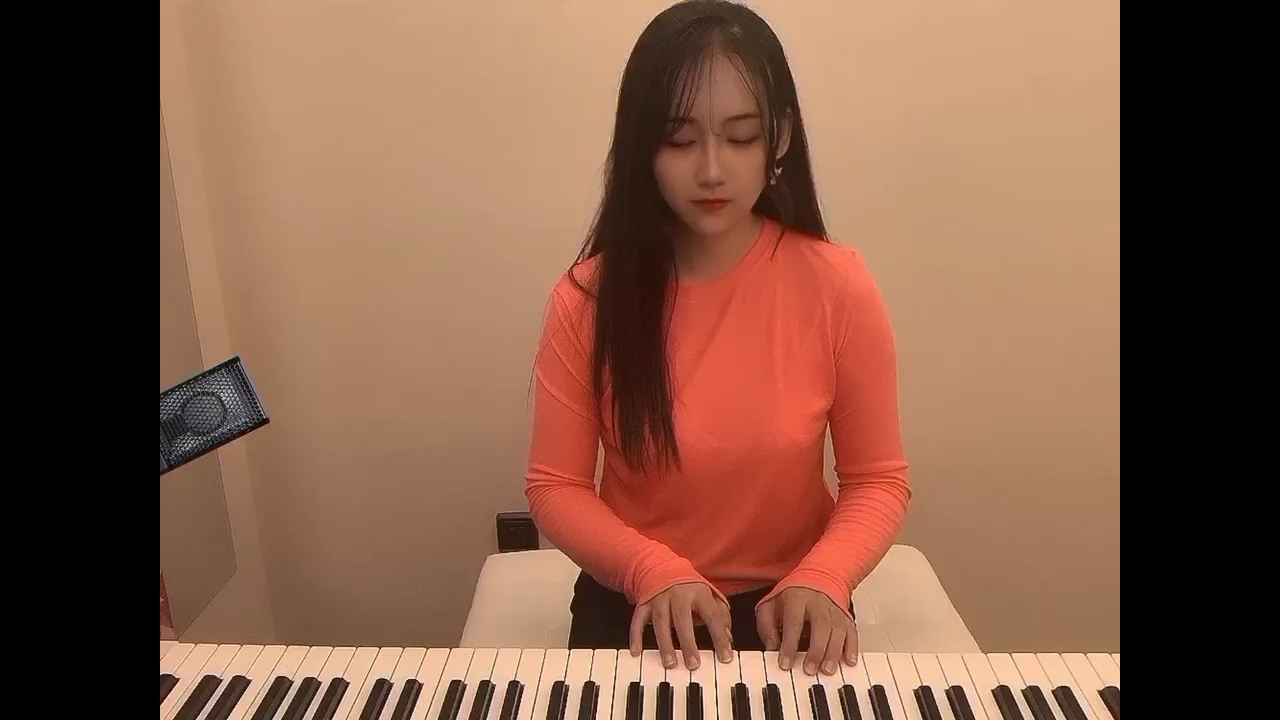 钢琴弹唱《小幸运》