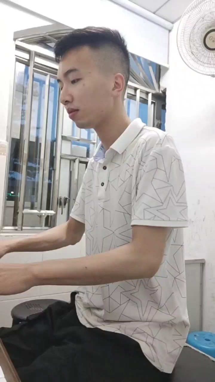 冒个泡←_←