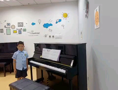 孩童顽劣，为母艰辛，锵锵琴声，陶冶磨砺。
愿孩子能在这条路上走的远一点、再远一点。