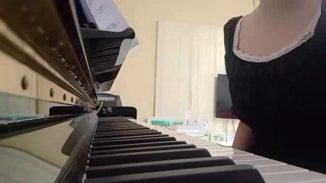好久前的库存啦
技艺不精～～一名热爱钢琴的girl