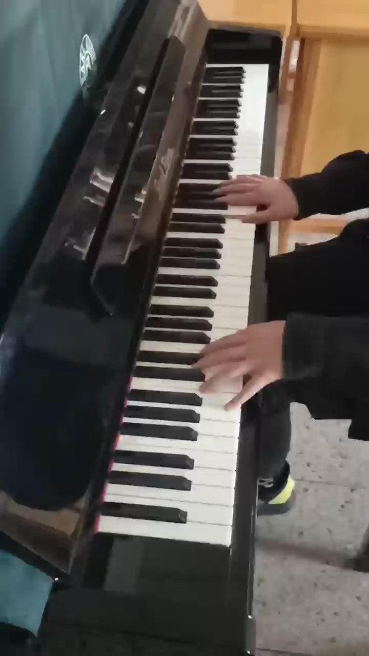 旁边有人有点紧张。。。
