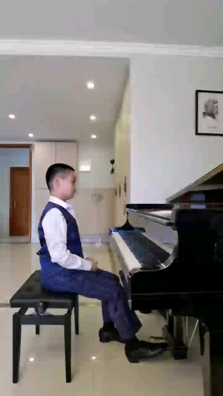 中国作品《野人舞》