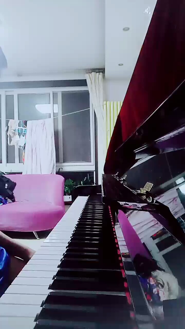 这首曲子先暂时结尾，后边我会慢慢练的。请大家为我加油😘