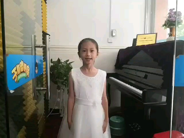 大家好，我为大家演凑“春之歌"，歌曲表达：爱美的心。希望大家美丽常在!