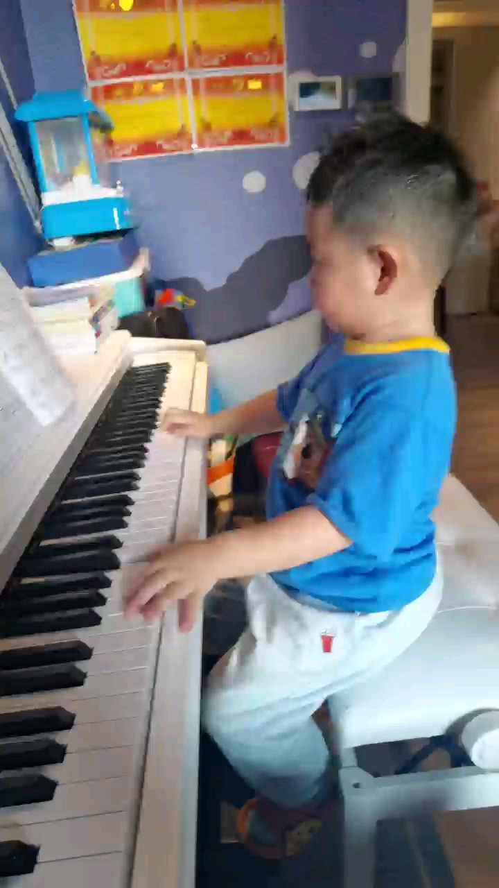 每个琴童都有哭着练琴的时候吧