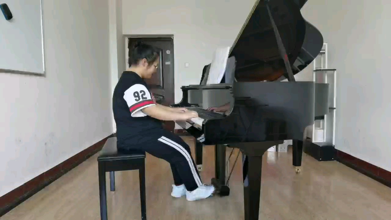 一首有京剧特色的中国钢琴曲