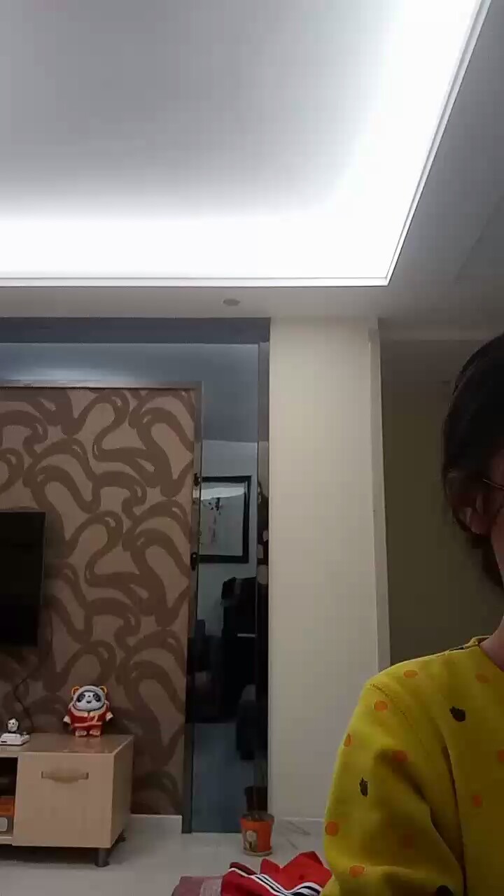 今天是我在虫虫钢琴发布的第1条视频,谢谢大家的关注
