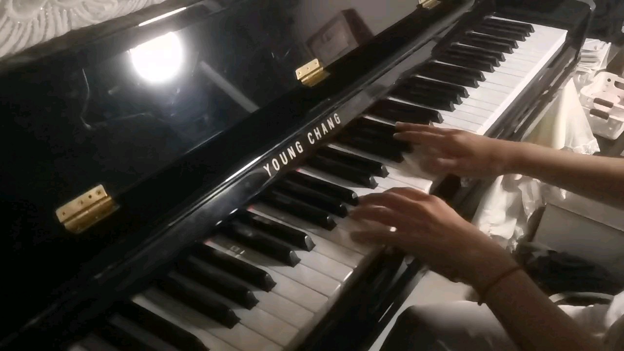 嗯