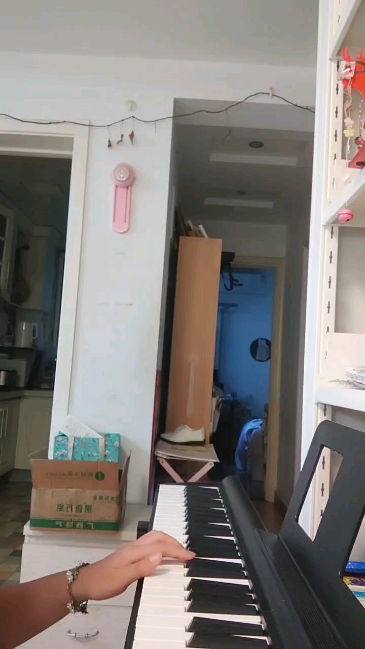 第1次录的时候声音太大了，像弹古筝。。。