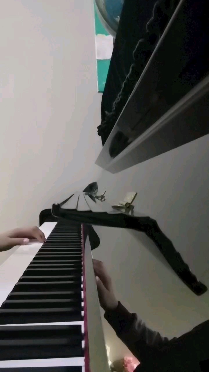 弹的是另一个版本，手型不好看^ω^
