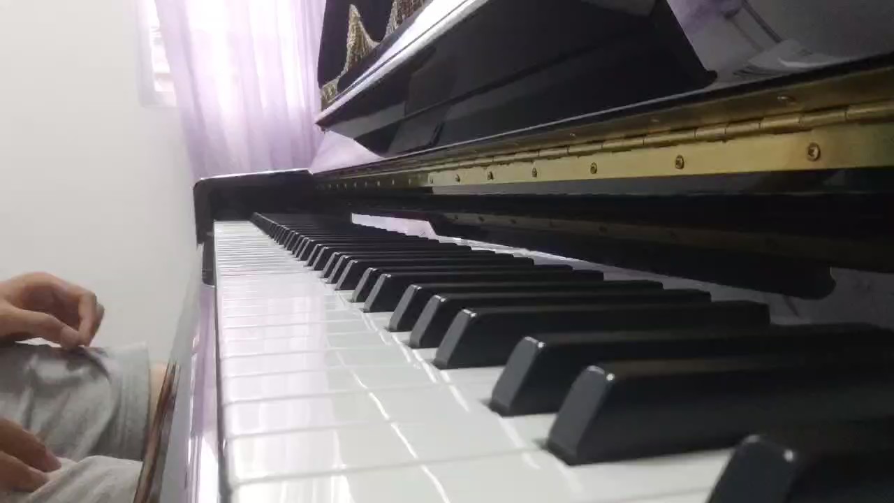 这首曲非常好听!!!（弹的有点瑕疵）