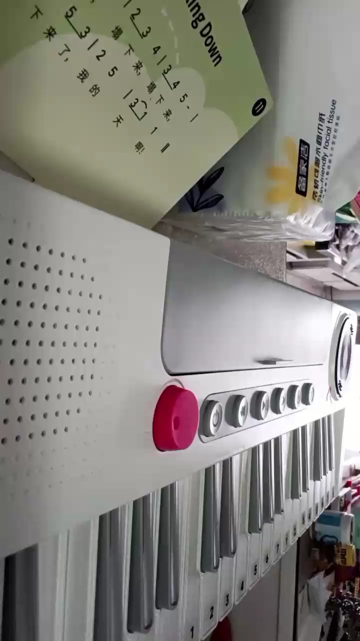 有一点弹错了，不要介意