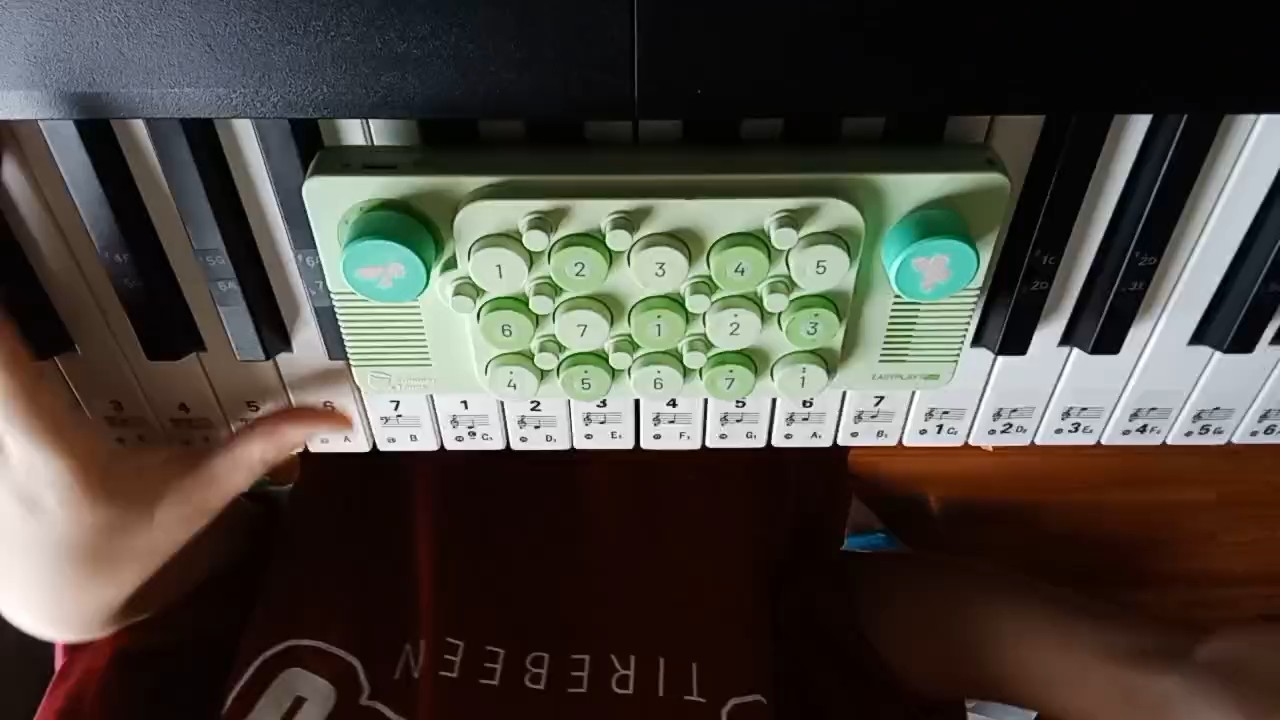 @口袋音乐键盘，作者是新萌，可能不太熟，请多多包容，谢谢。