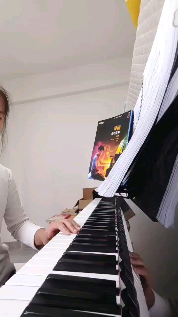 可以推荐看一看家庭教师这部漫画哟里包恩好可爱。