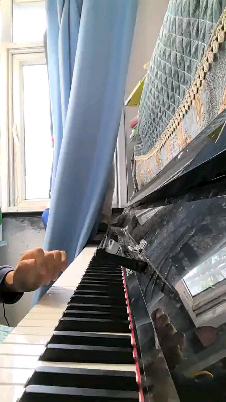这首曲子非常好听，下次继续弹下去！