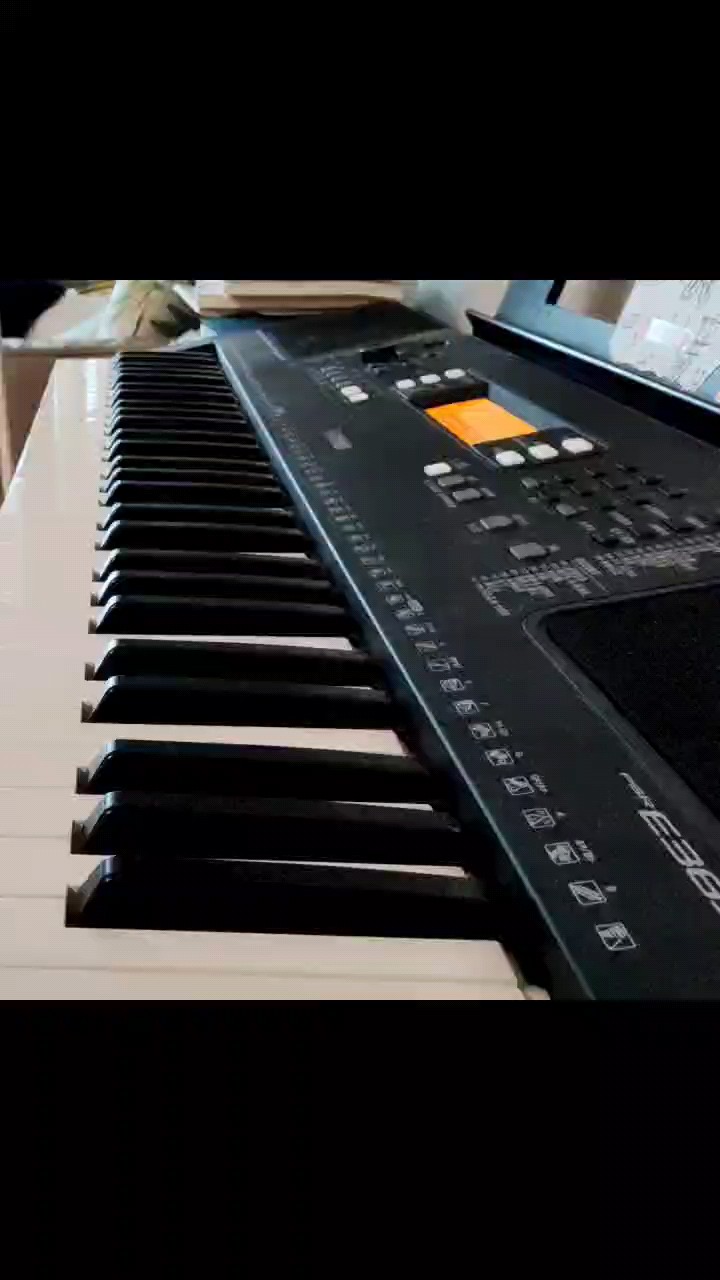 弹错了一些请谅解，可以关注我一下吗？我是女生。