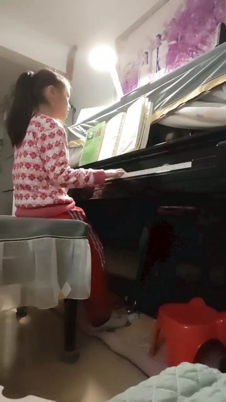 不是很熟，只弹了一小断。😂😂