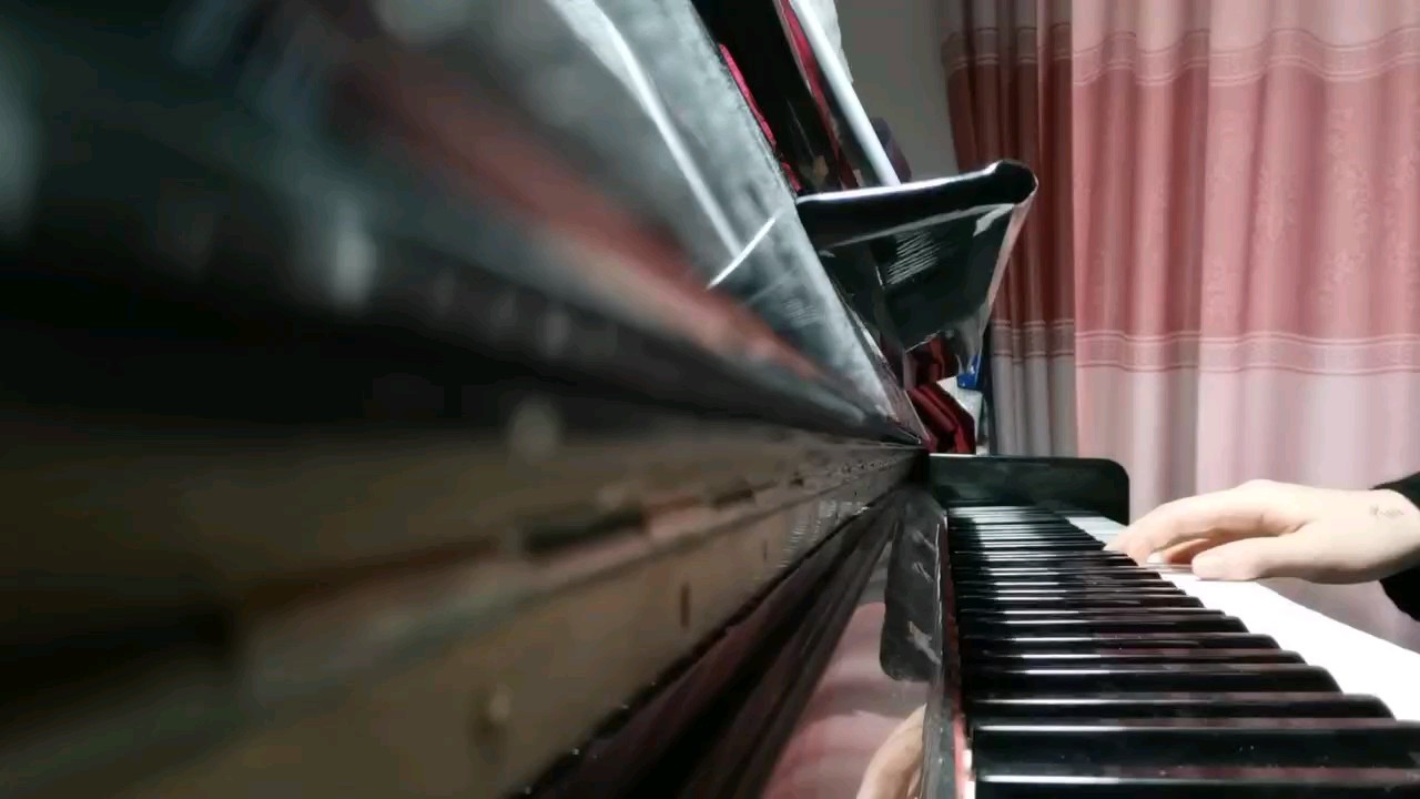 有点像吉他🎸