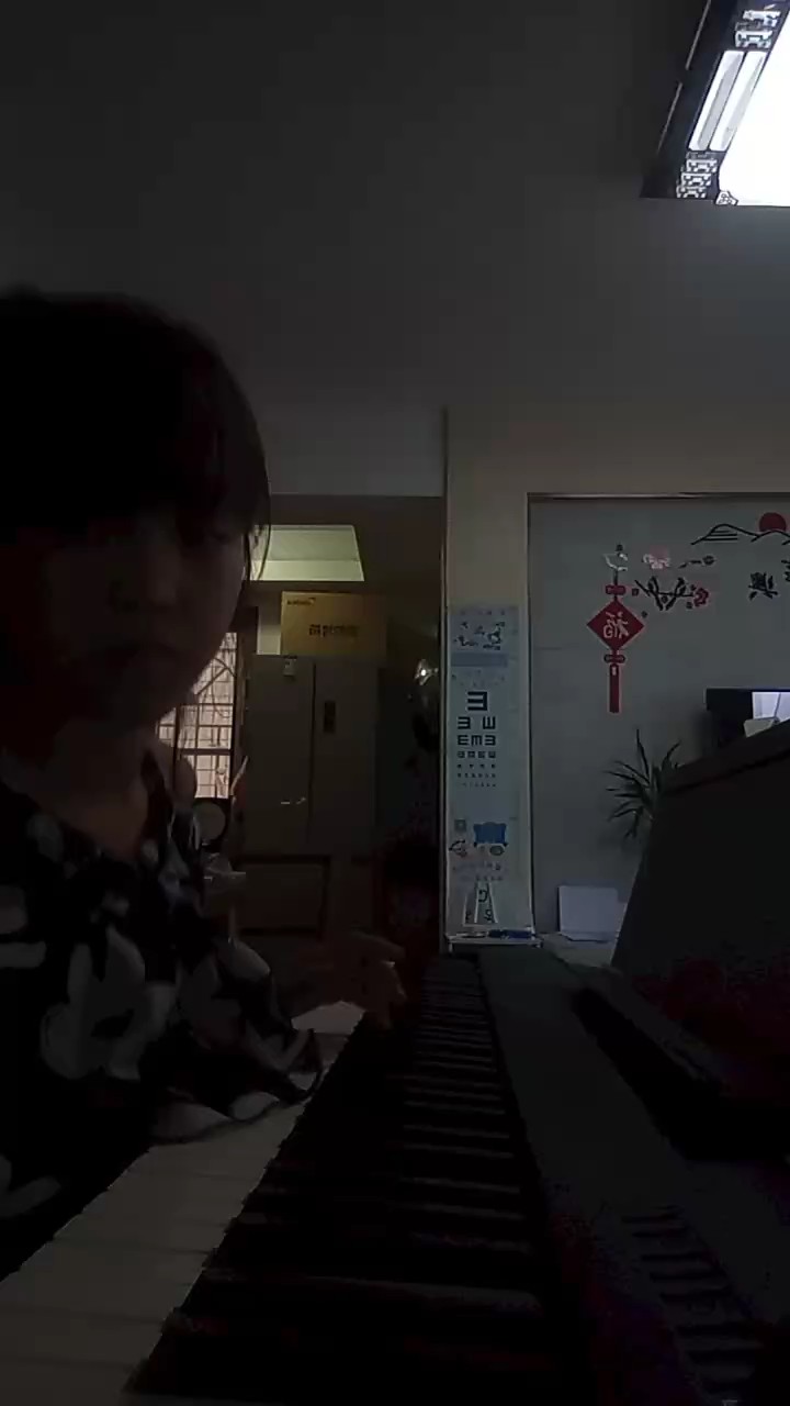 大家好我第一次上传，我的心里有点紧张因为我现在只有一个粉丝希望大家多多关照！