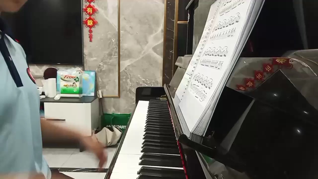 学习机拍的哈不错手有点黑