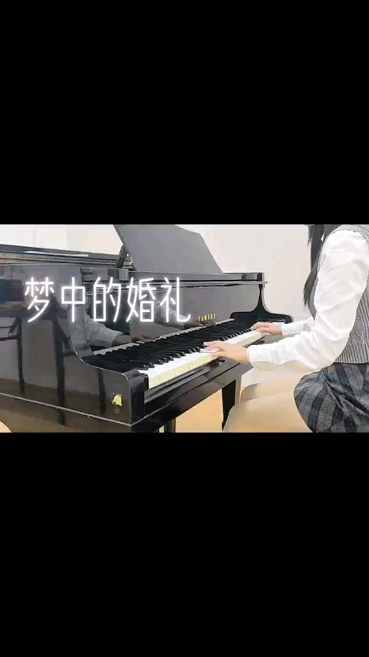 你说，深陷梦境的浑浑噩噩与梦醒时分的怅然若失，哪种更痛呢……💔