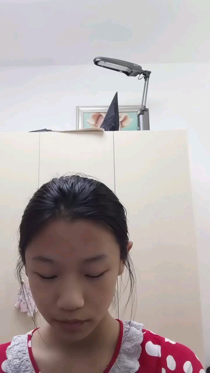 浅浅试一下，因为角度问题，没法拍上键盘