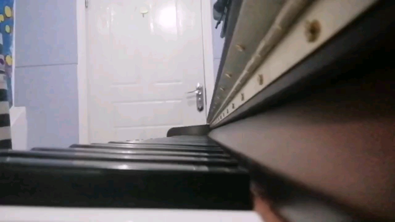 学校琴房  练的时间短还要再磨