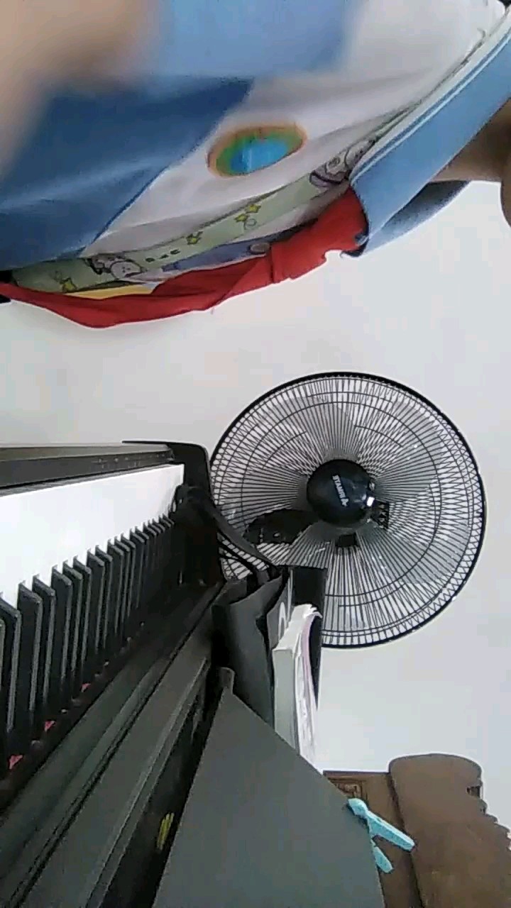 第一次拍，有一点紧张，所以后面的都错了。